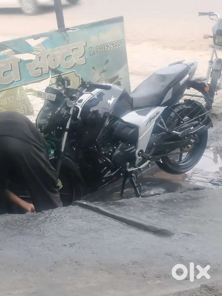 Tvs apache rtr 4v