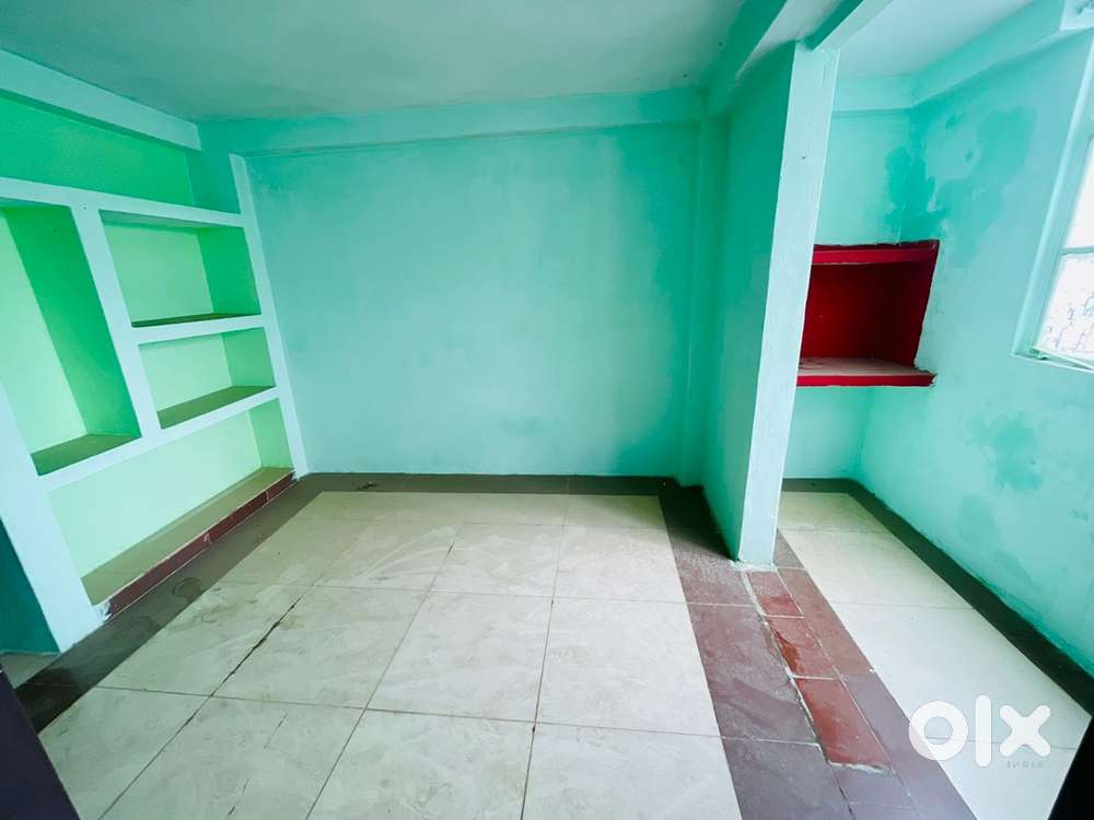 Flat/pillar no83/bailey road only Girls/boys/single room with kit/bath