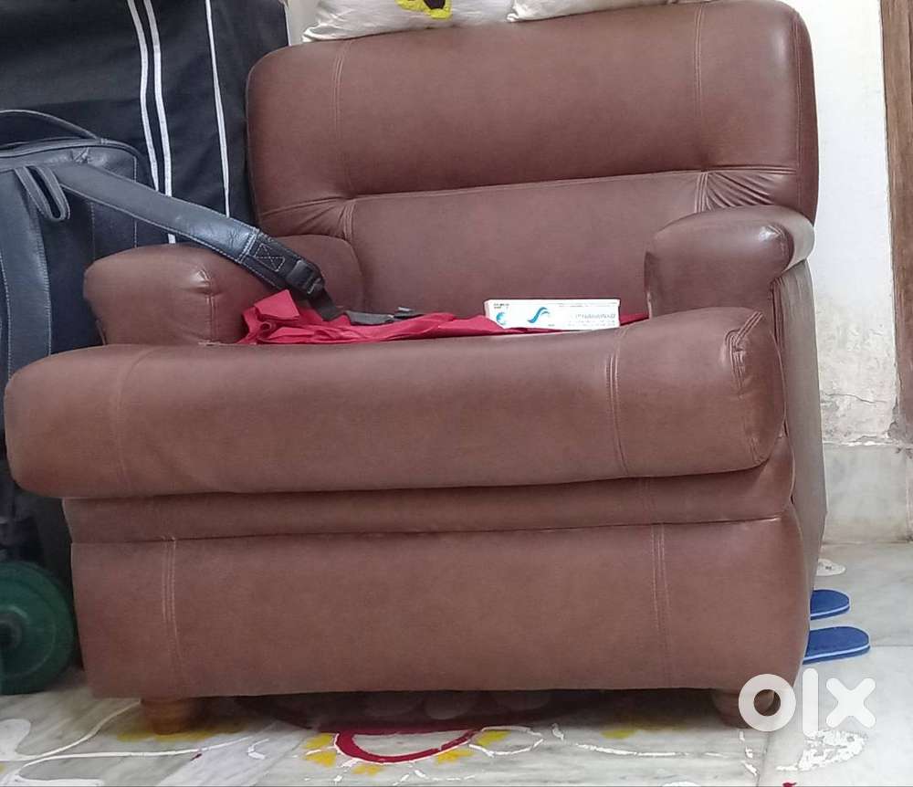 Want to sell cause lack of spaces in room.