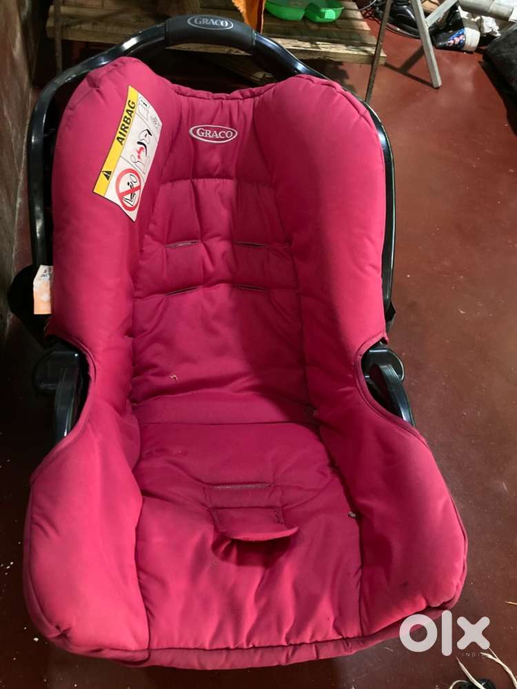car seat for baby look like new