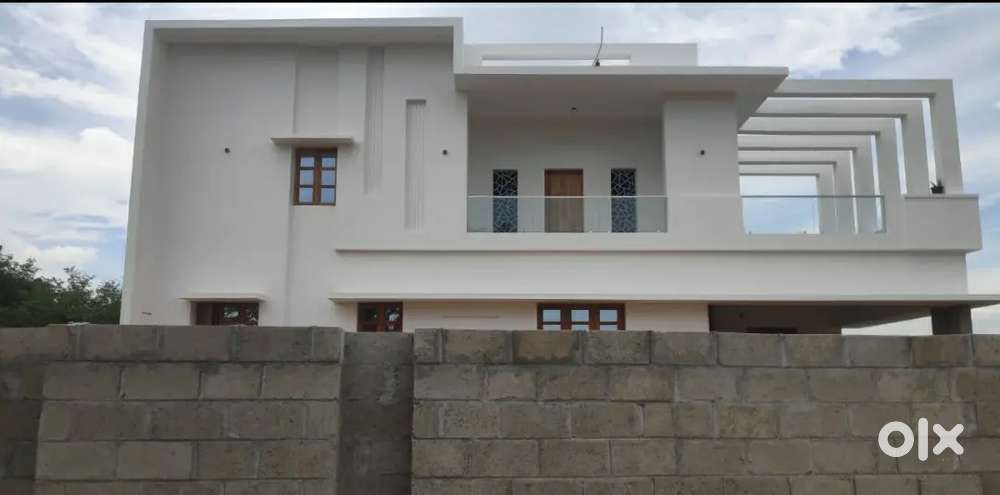 NEW LUXURY HOUSE SALE IN AZHAGAPPAPURAM/14  CENT LAND/3500SQFT HOUSE