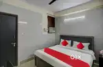 NO BROKERAGE! Neat & Clean Boys PGs with meals & amenities in Noida!