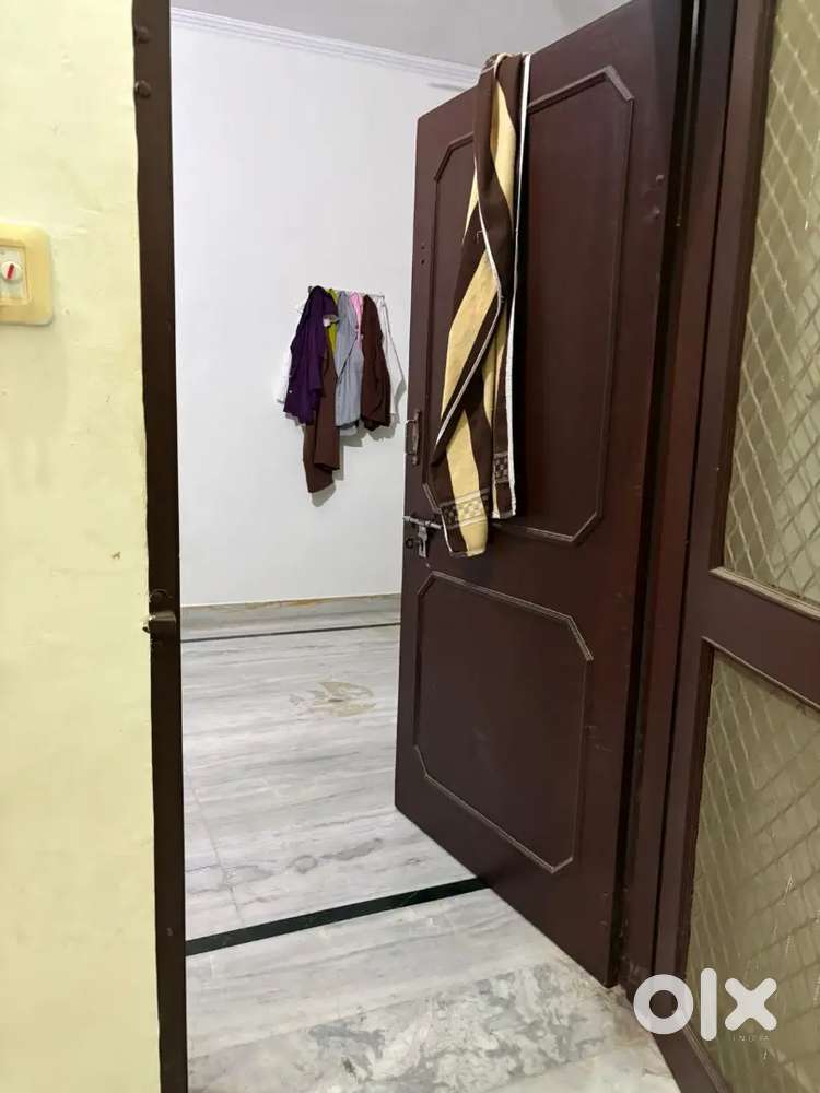 1room kitchen let both