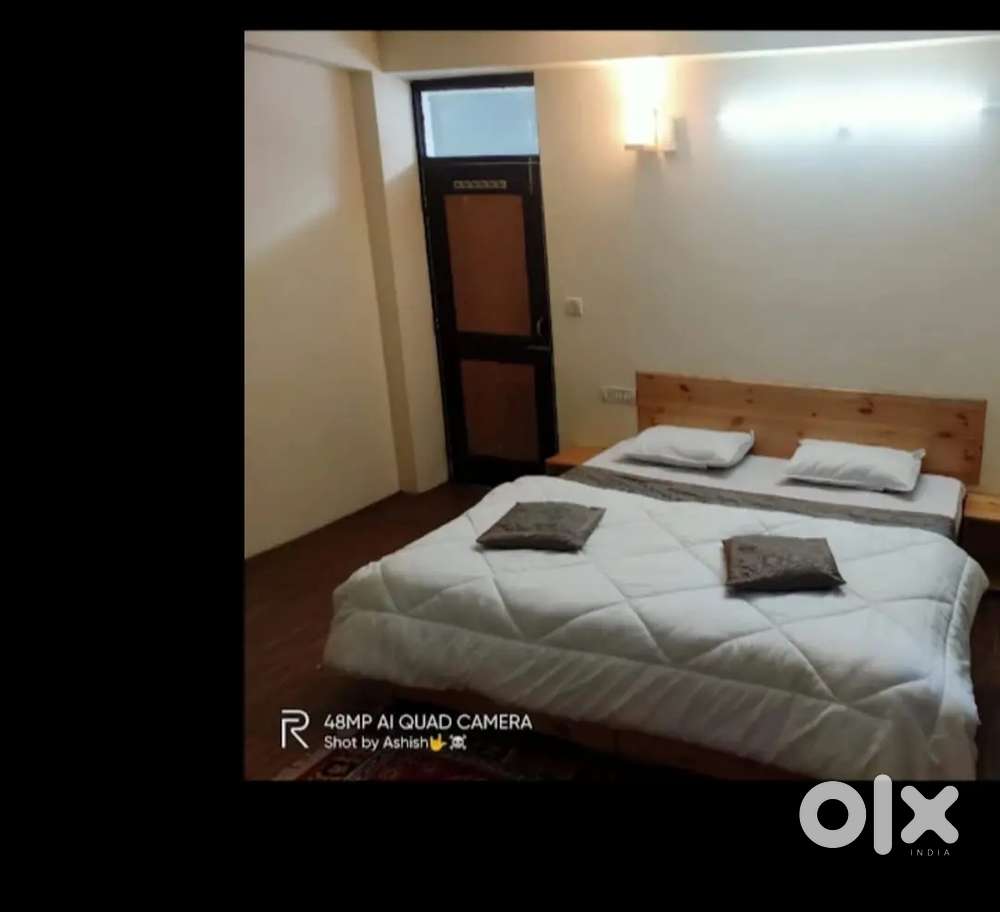 Property on lease 12 rooms 900 MTRS from Manali mall road