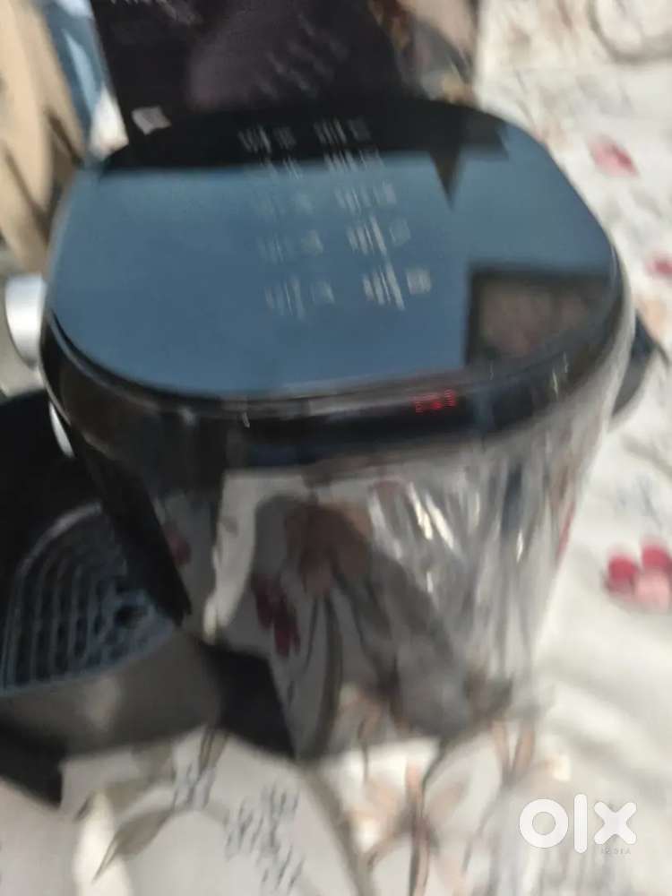 Brand new 4 days old Air frair for sale..no problem .