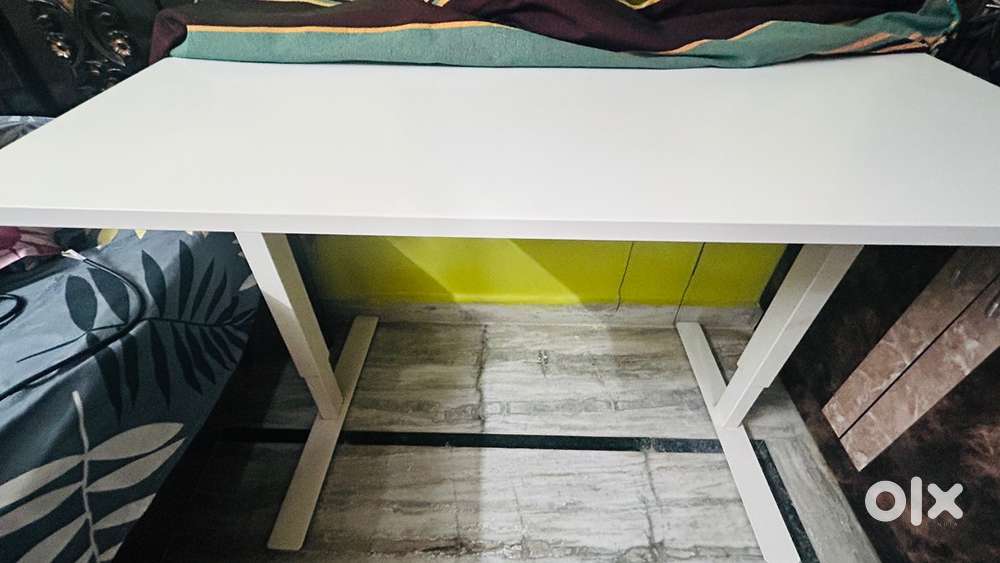 IKEA hieght adjustable table for work