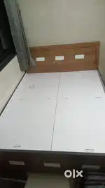 Hom med Bed with Box