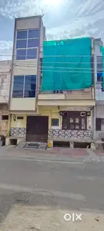 House at prime location