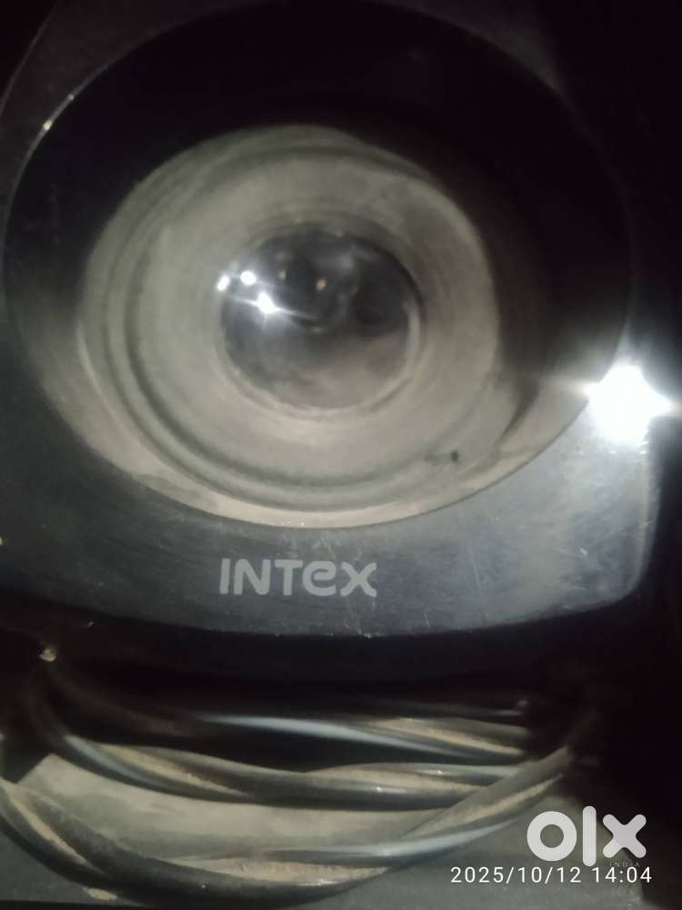 Satellite speakers of Intex
