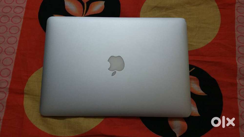 Apple MacBook Air with Bill, Box . Ci5/8GB/128GB