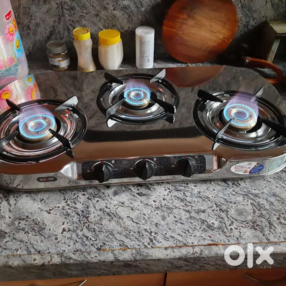 urgent sell branded new 3 burner gas stove with 3 years warrenty