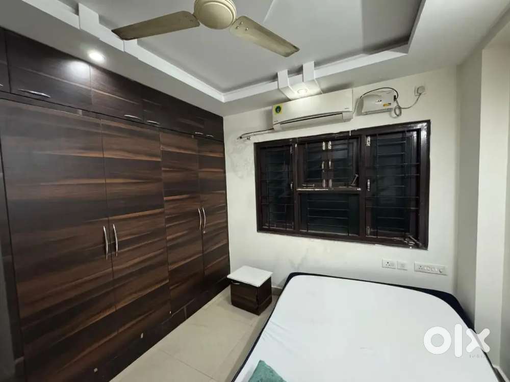 Room sharing of AC room in 3 BHK ( 2 persons per room )