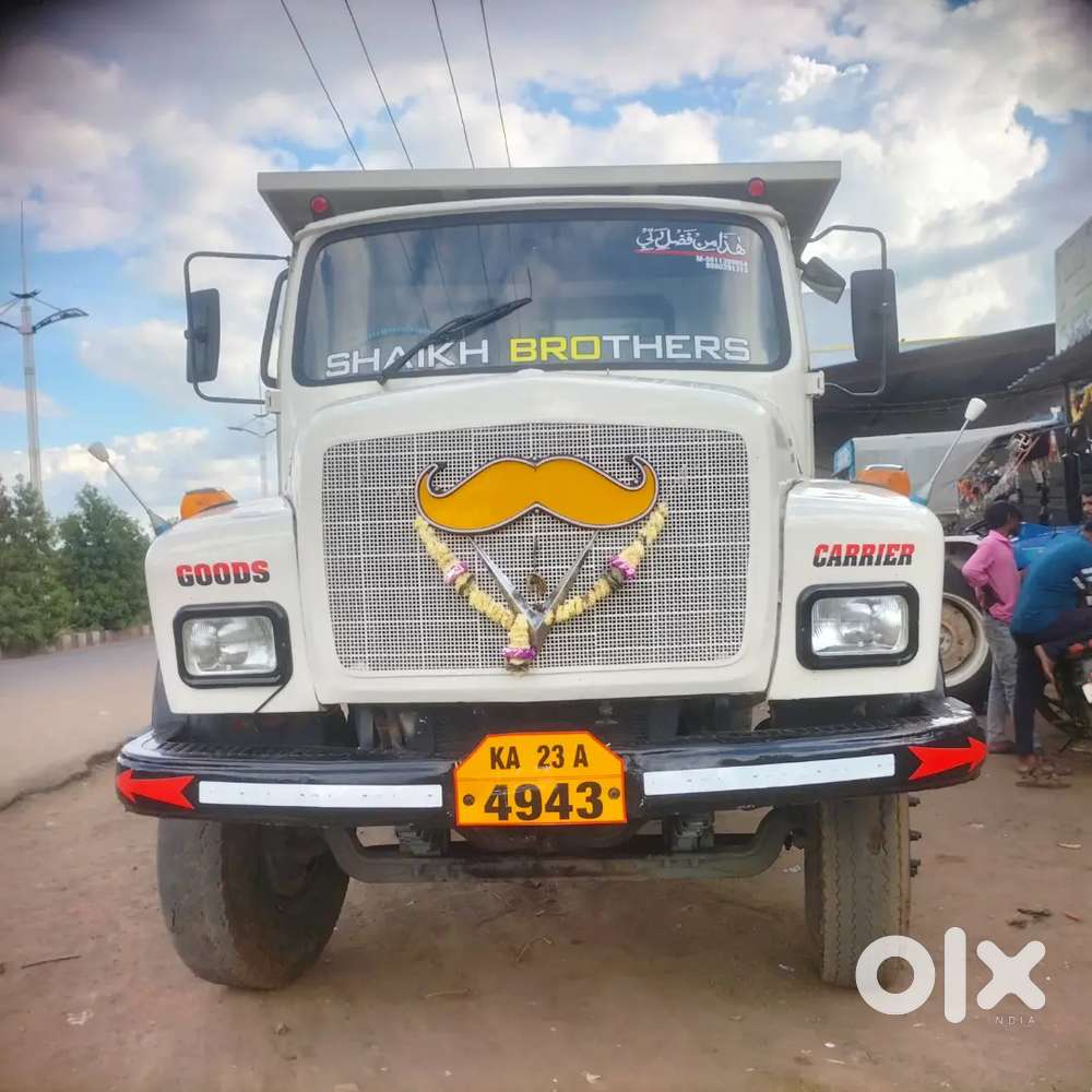 Tata tipper six wheel