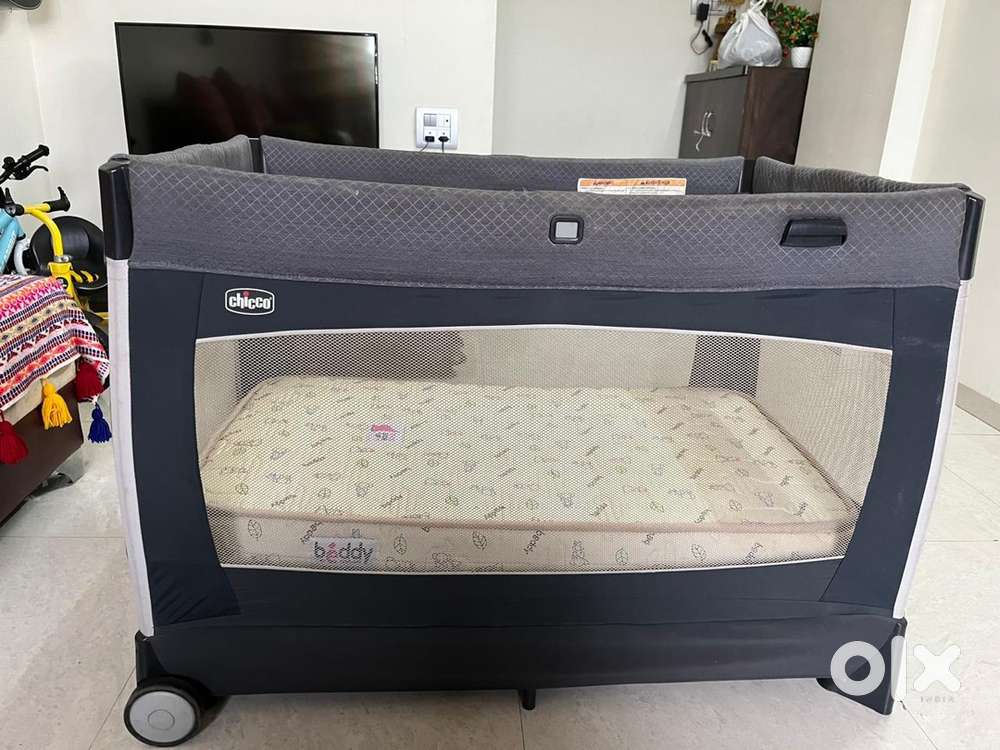 Baby Crib Chicco brand