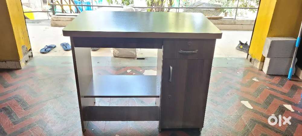 Computer or office table