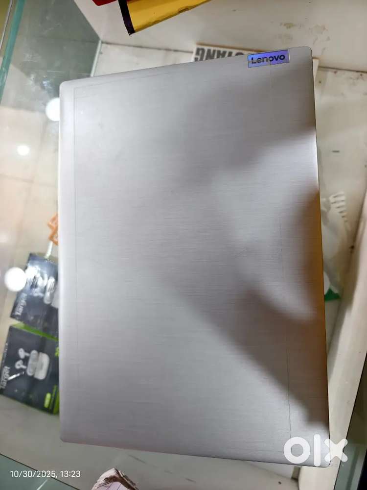 LENOVA LAPTOP I3