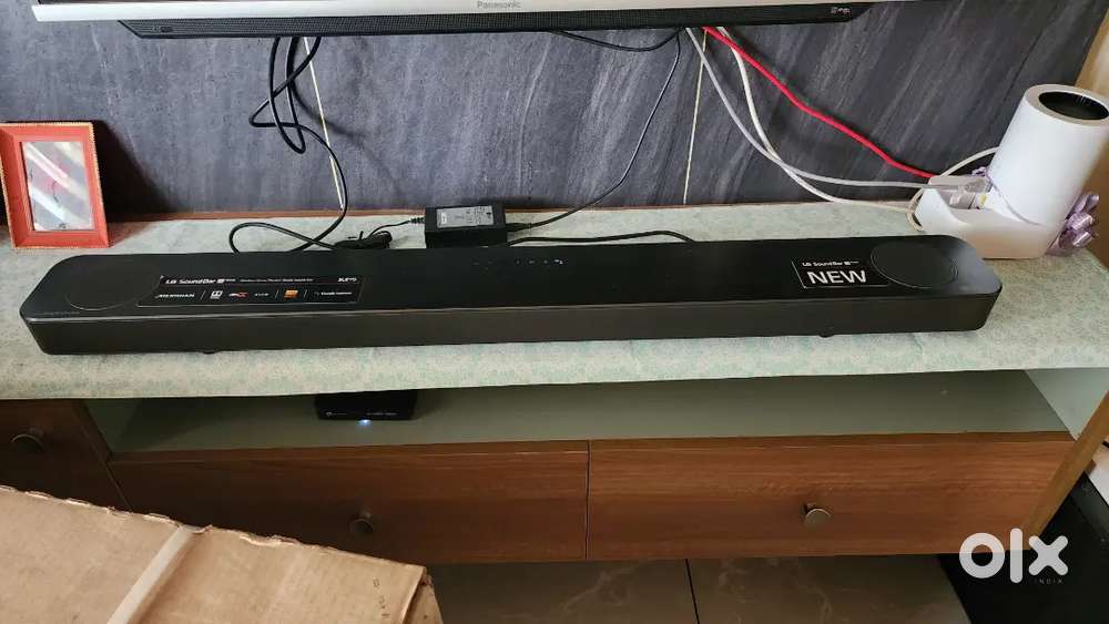 LG soundbar 3.1.2 dolby Atmos 440 watts