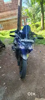 Bajaj rs 200