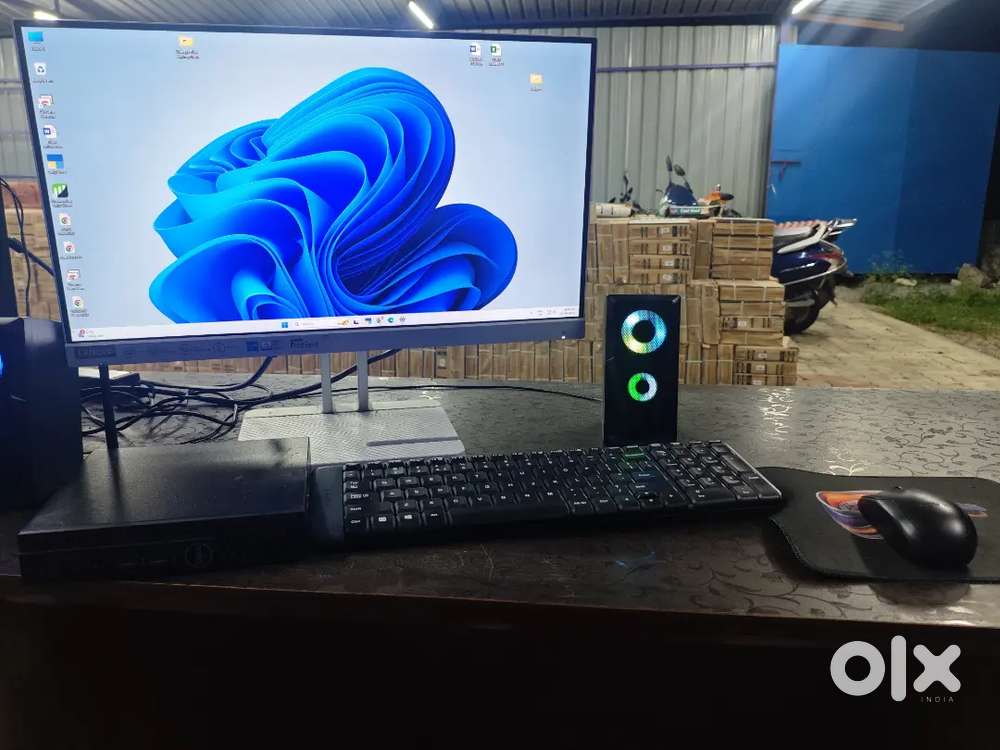 Dell Desktop Optiplex 3070 Windows 11 - 24GB Ram and 1 TB SSD