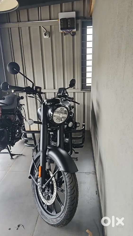 Brang new bike just took delivery from showroom and have driven only
