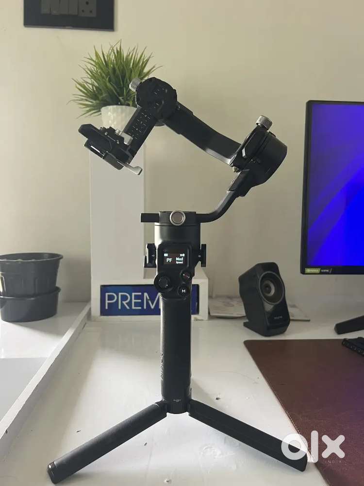 DJI RSC2 Gimbal less used Combo plus Highend