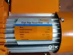 Single stage vacuum pump
