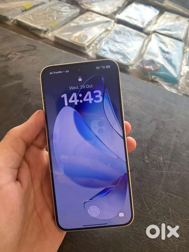 Oppo reno 13 in good condition available for sale