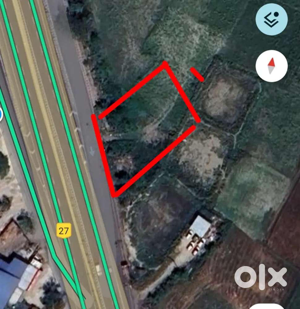 Pipra overbridge k pass hai highway par hai 4 katha k plot hai