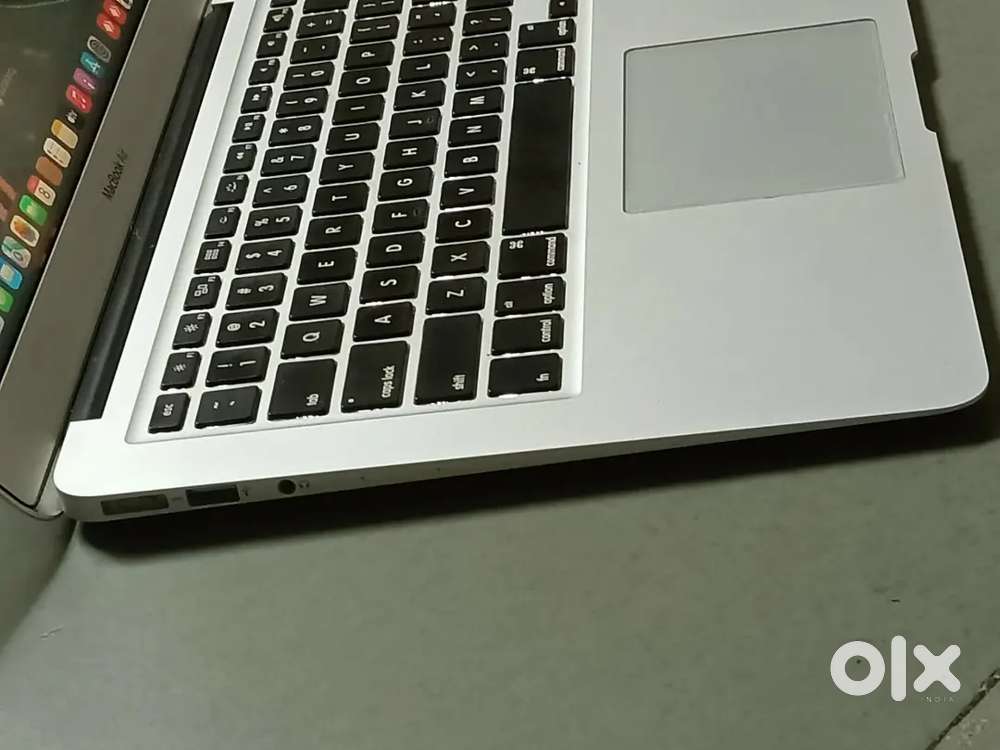MacBook Air Slim condition With 365 BatteryCount 1.5GB graphics