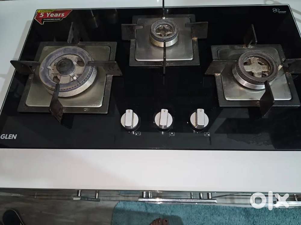 Glen 3-burner glass hob top. 