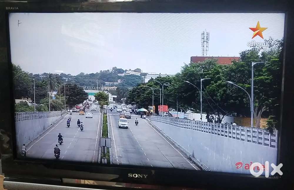 SONY 32lcd tv very exelent condition for sale absolutely no issues