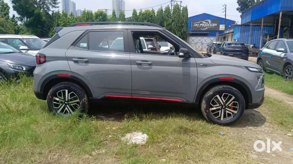 Hyundai Venue N Line 2025 Petrol 700 Km Driven