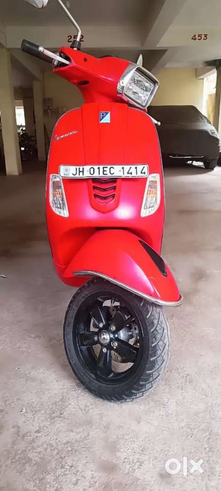 Vespa sxl 125 in showroom condition