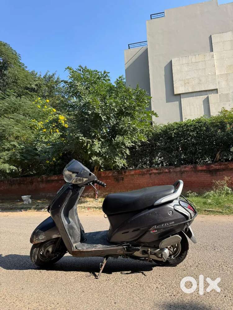 Honda Activa gray colour