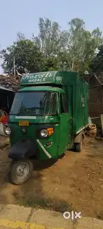Piaggio ape XT with closed container