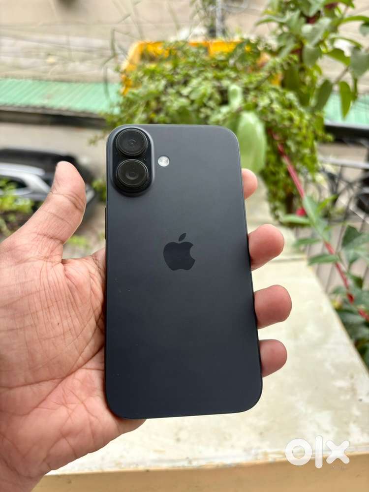 Iphone 16 (9 months old)