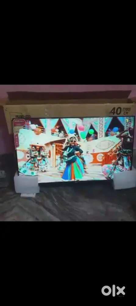 LCD TV WORKING AND NEW KANDISAN SO BEY YOU  CONTACTA ME 18000 FOR SELL