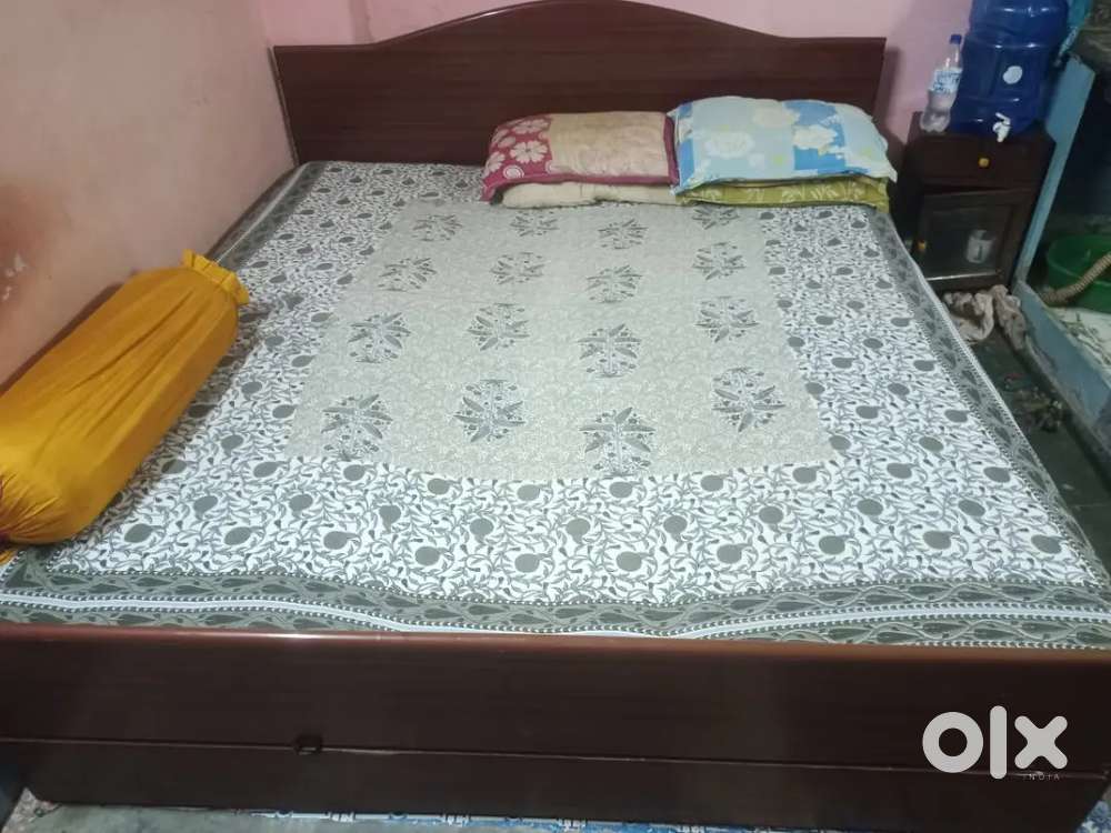King size bed