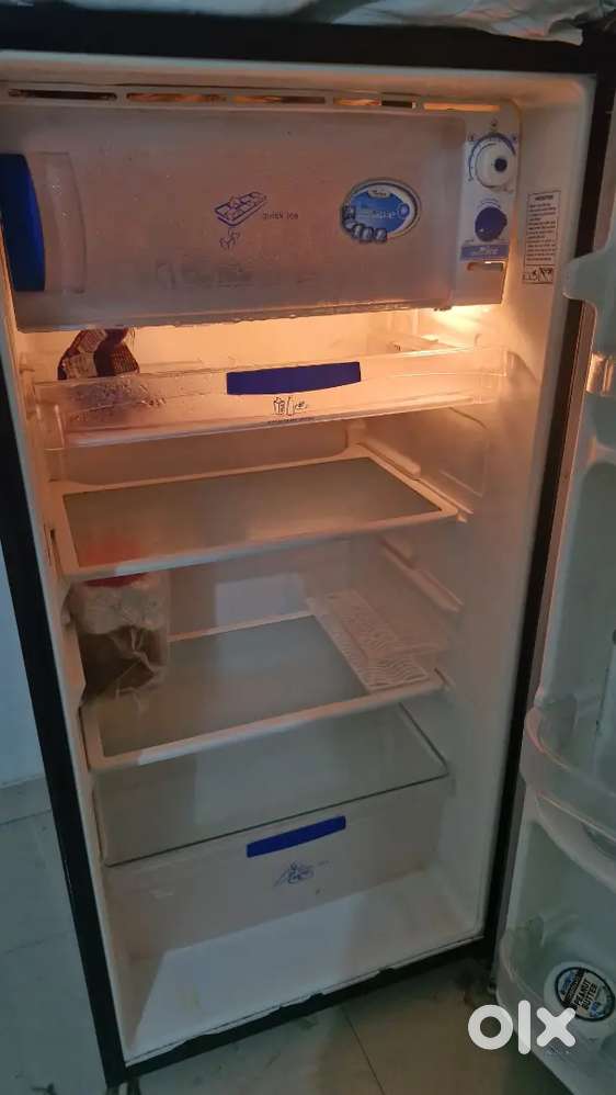 Whirlpool Genius Fridge ( good working condition)