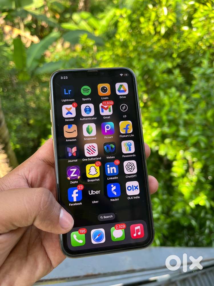 Iphone 11 pro 256gb neat phone