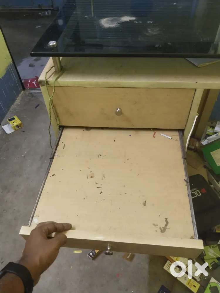 Computer table 3300