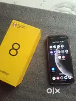 Real me 8 6?128 good condition on display finger print