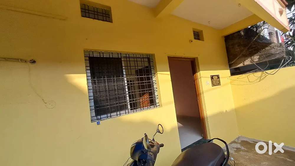 1BHK for rent (Both side entry, Ground floor, Recently renovated)