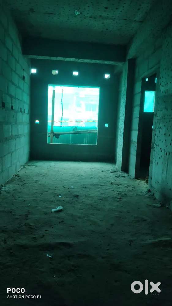 2bhk flat sale in picnic garden. Loanable