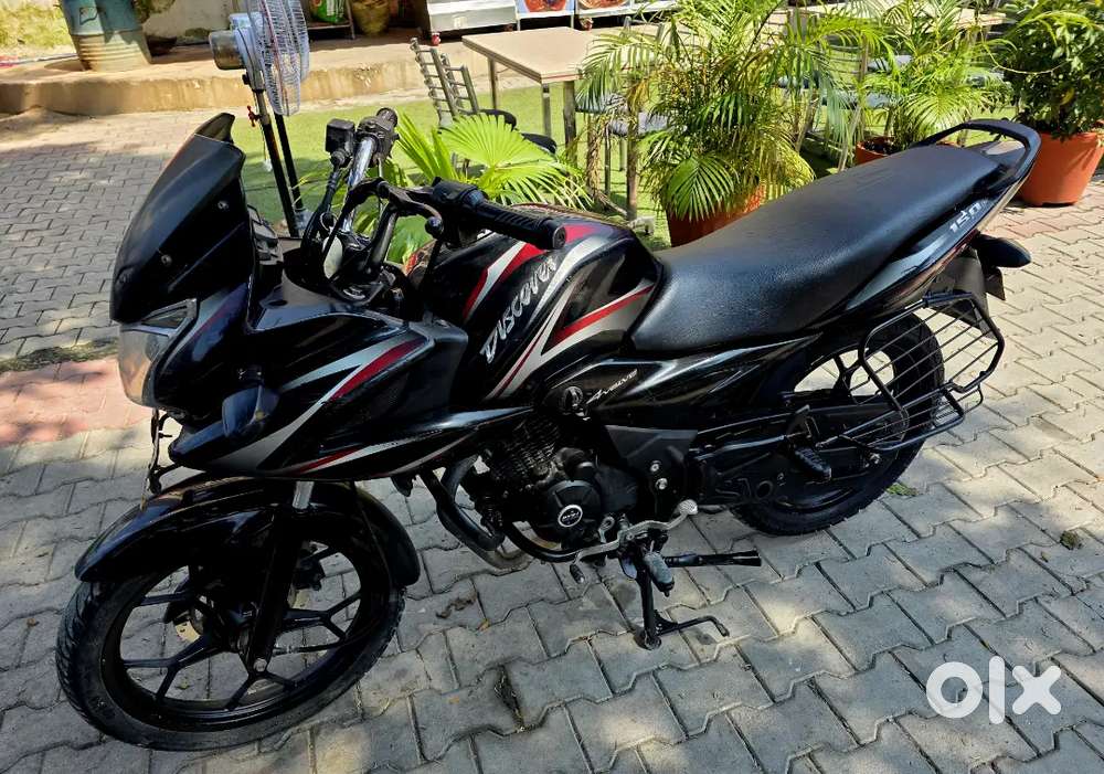 Bajaj discover 150F in good condition first owner all paper complete