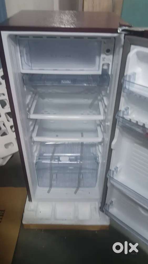 BRAND NEW! Croma Single Door Fridge - \text{Floral Design, Energy unus