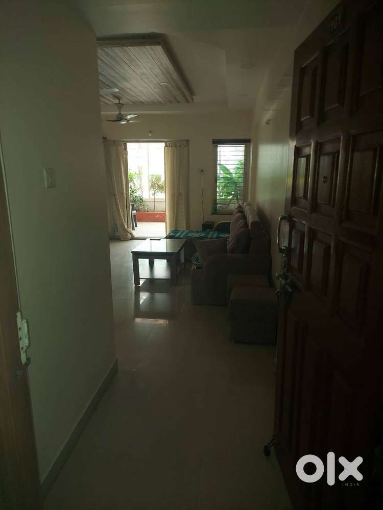 3.5 bhk semi furnished flat