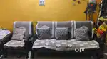 For Sale: 5- seater sofa set with glass top center table