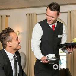 Fresher Ke Liye Hamare Pas Job Or Room Dono Available Hai