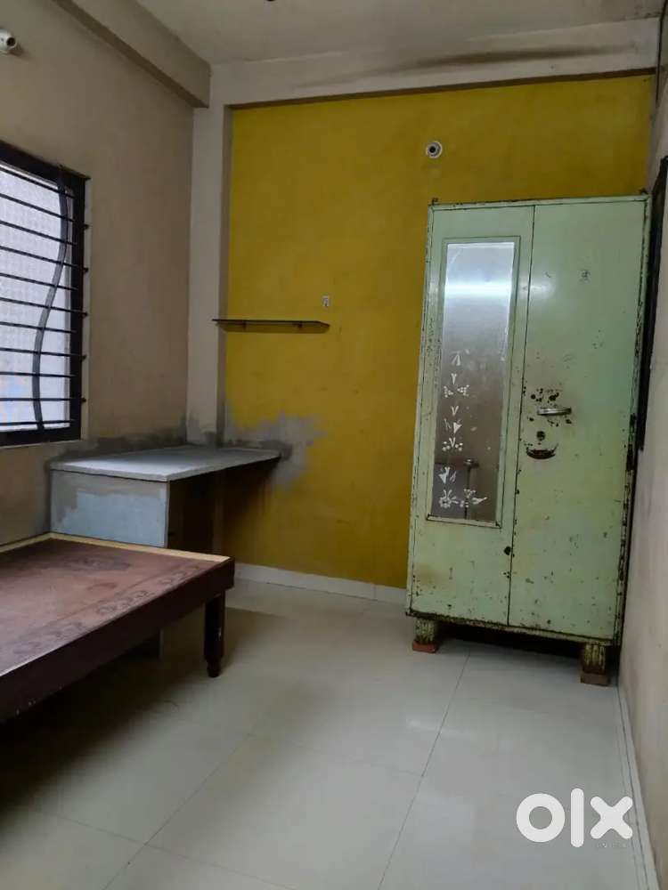 Independent Room Kitchen Near Sayaji Square